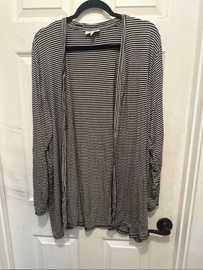 Bobeau Striped Long Sleeve Open Cardigan in Black and Off White Drapey Layering